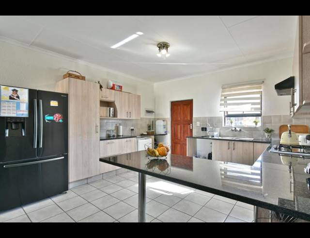 3 BEDROOM APARTMENT FOR SALE IN NEWMARKET